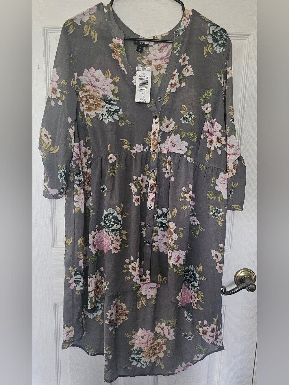 NEW Torrid Gray Floral Button-Front Sheer Chiffon Hi Low Top Size 1
